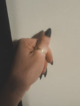 Cargar imagen en el visor de la galería, 14k Gold Stackable 11:11 Ring