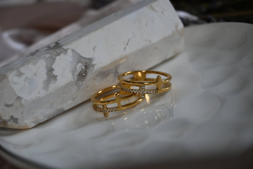 CIRCLE OF LIGHT | Stackable Gold Cross Ring