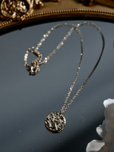 Cargar imagen en el visor de la galería, LION PENDANT Necklace
